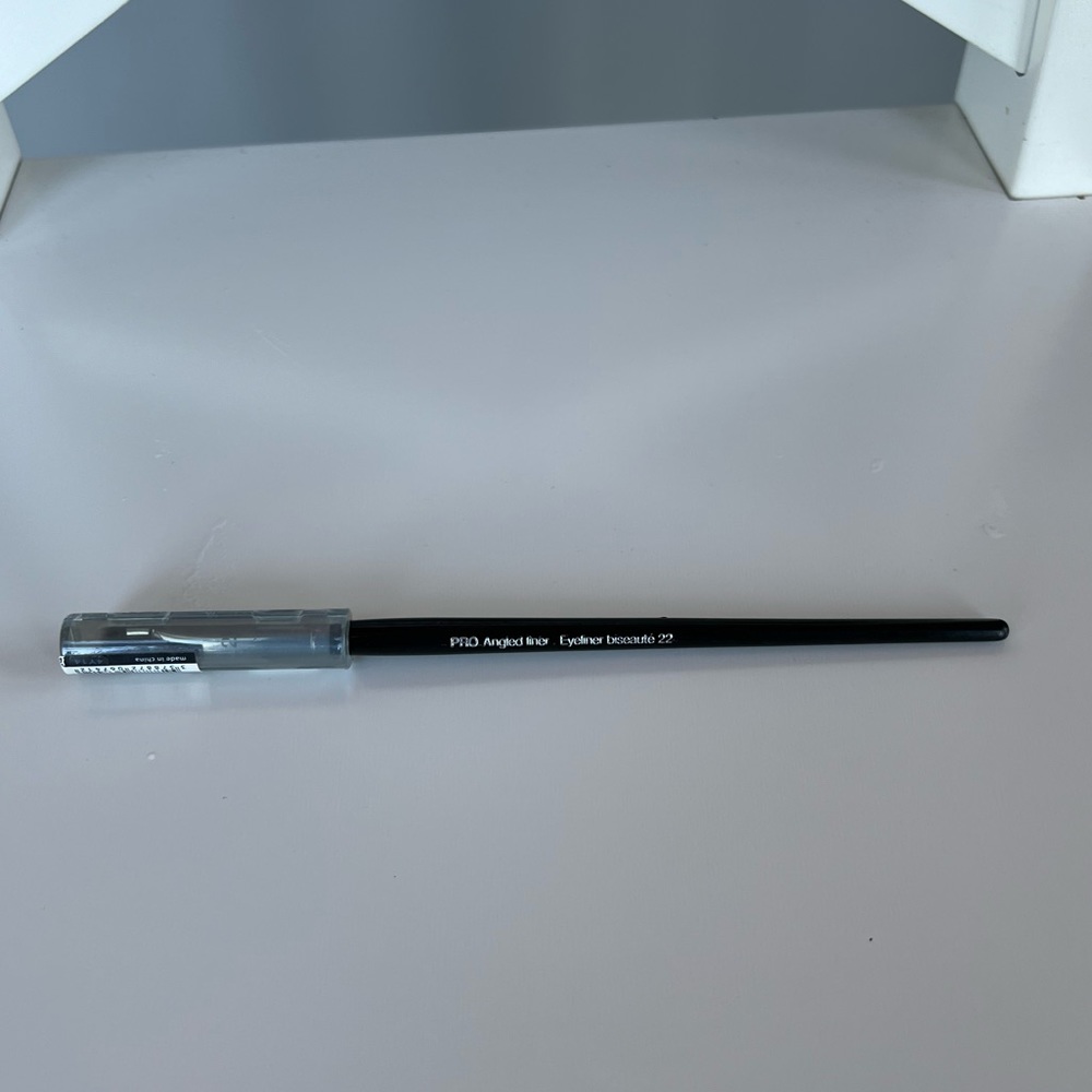 Sephora PRO Angled Liner Eye Liner Brush #22 Brand New